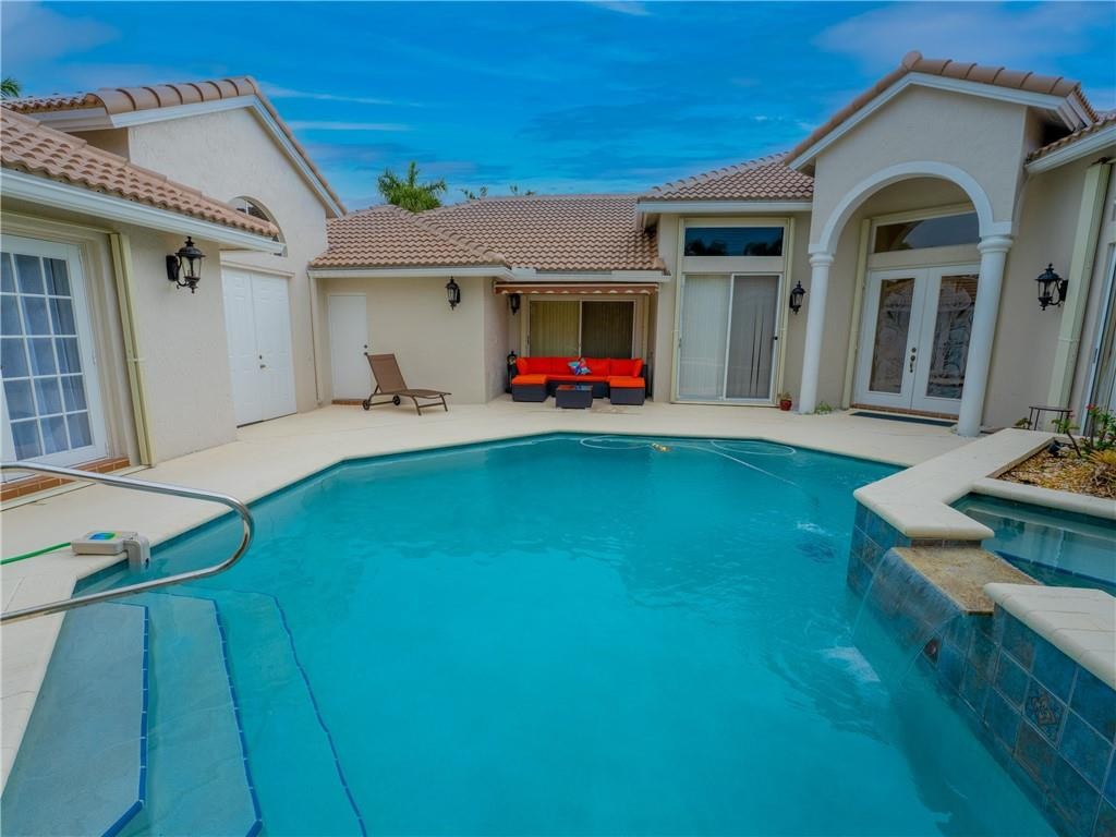 20107 Ocean Key Dr