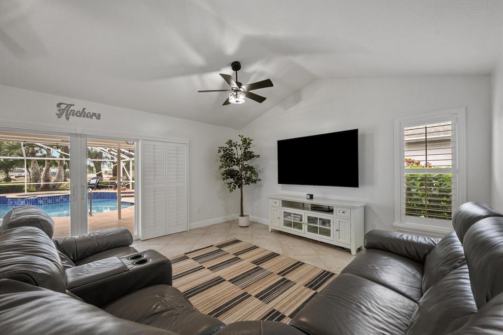 13813 Geranium Pl