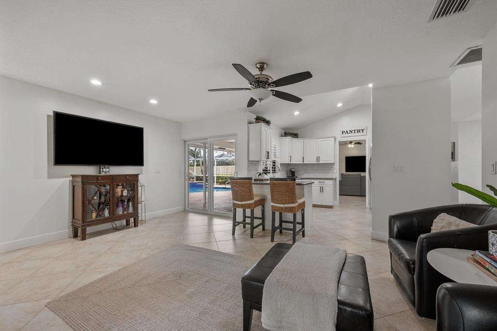 13813 Geranium Pl
