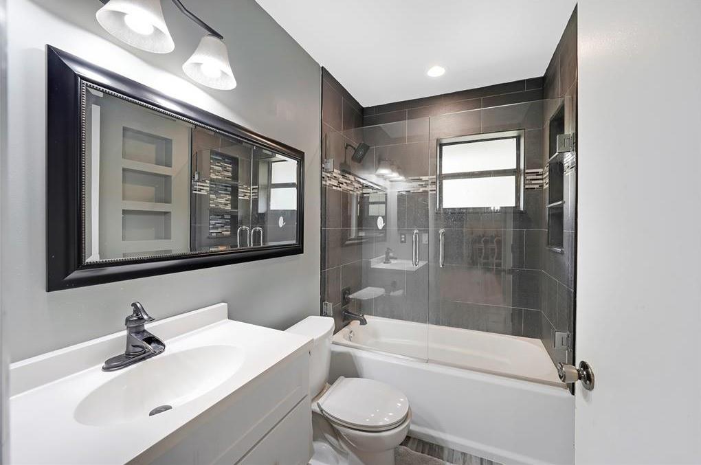 4655 NW 22nd St 4205