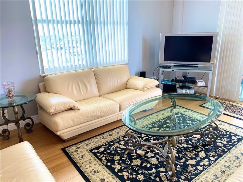 1 Las Olas Circle 809