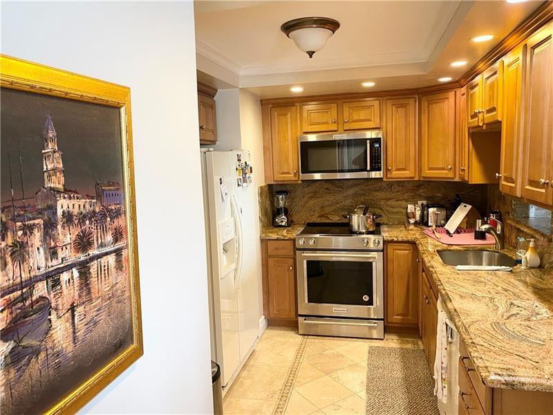 1 Las Olas Circle 809