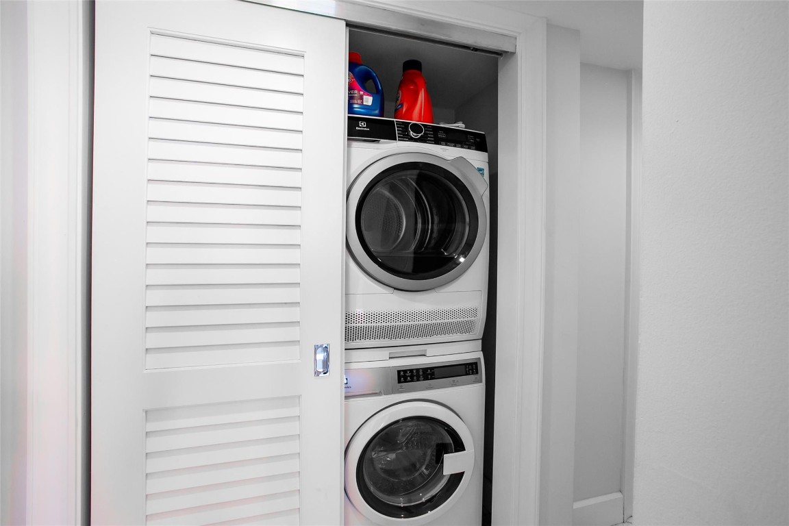 1 Las Olas Circle 1112