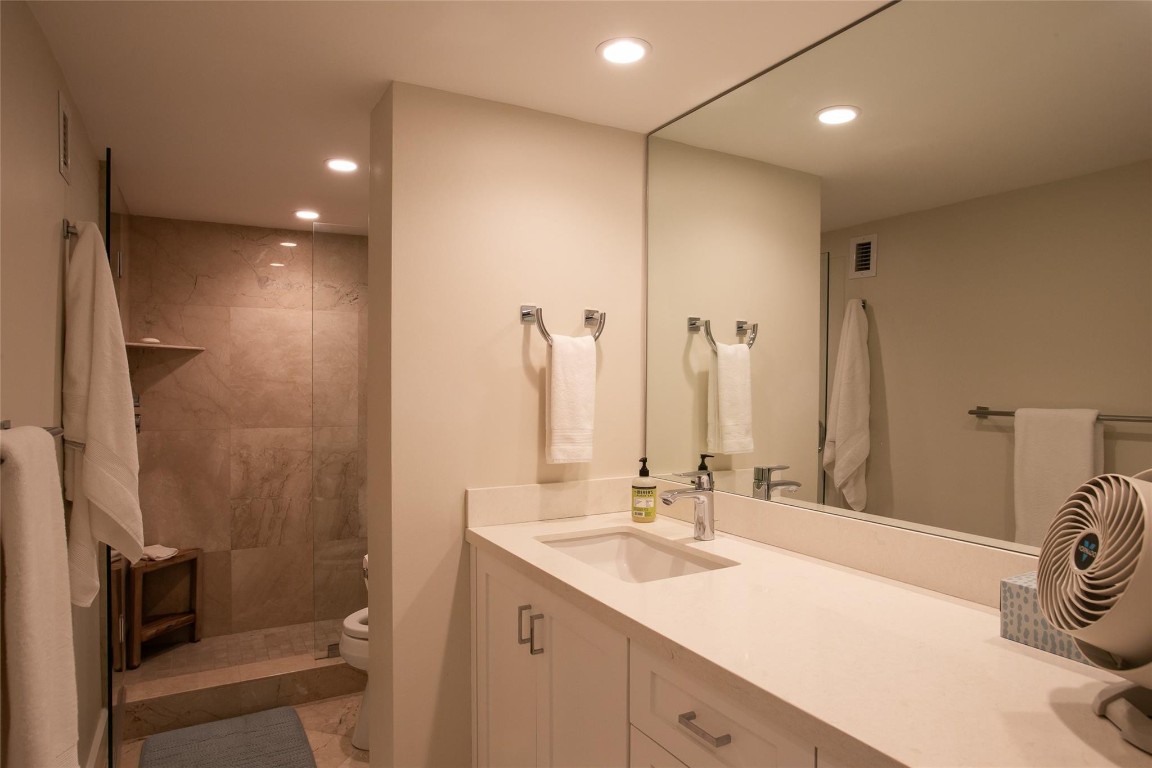 1 Las Olas Circle 1112