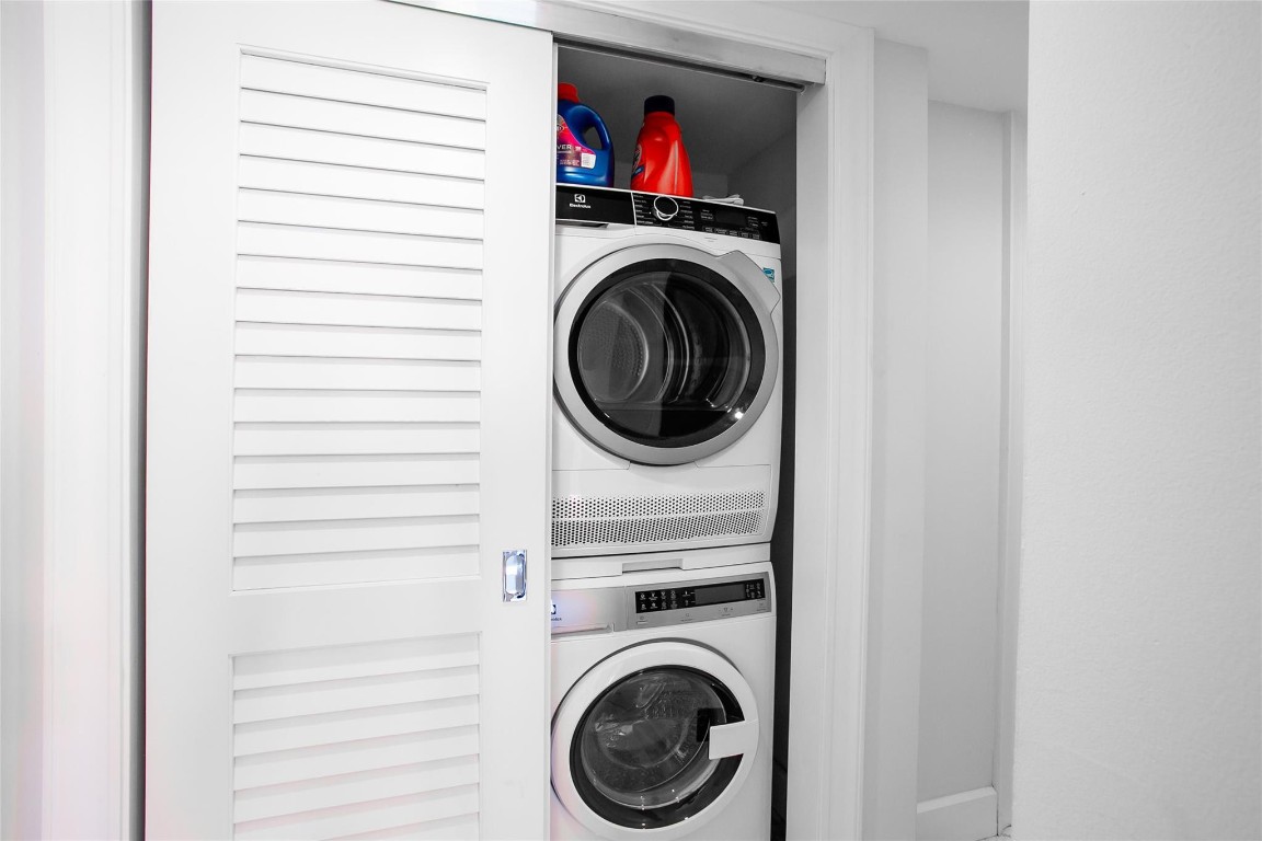 1 Las Olas Circle 1112