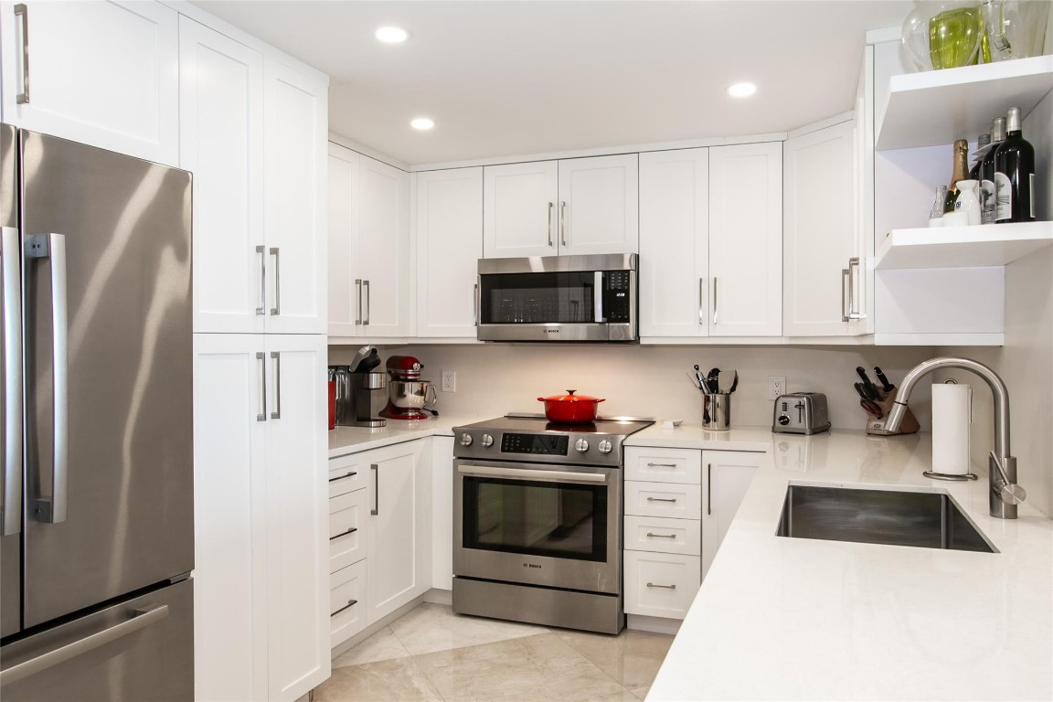 1 Las Olas Circle 1112