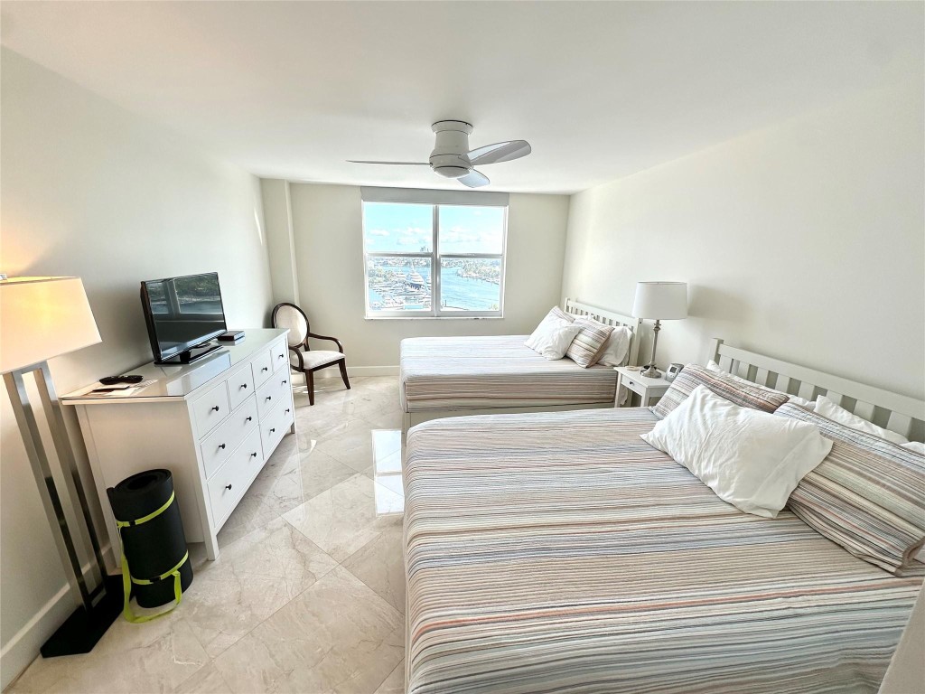 1 Las Olas Circle 1112