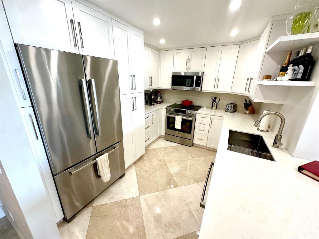 1 Las Olas Circle 1112