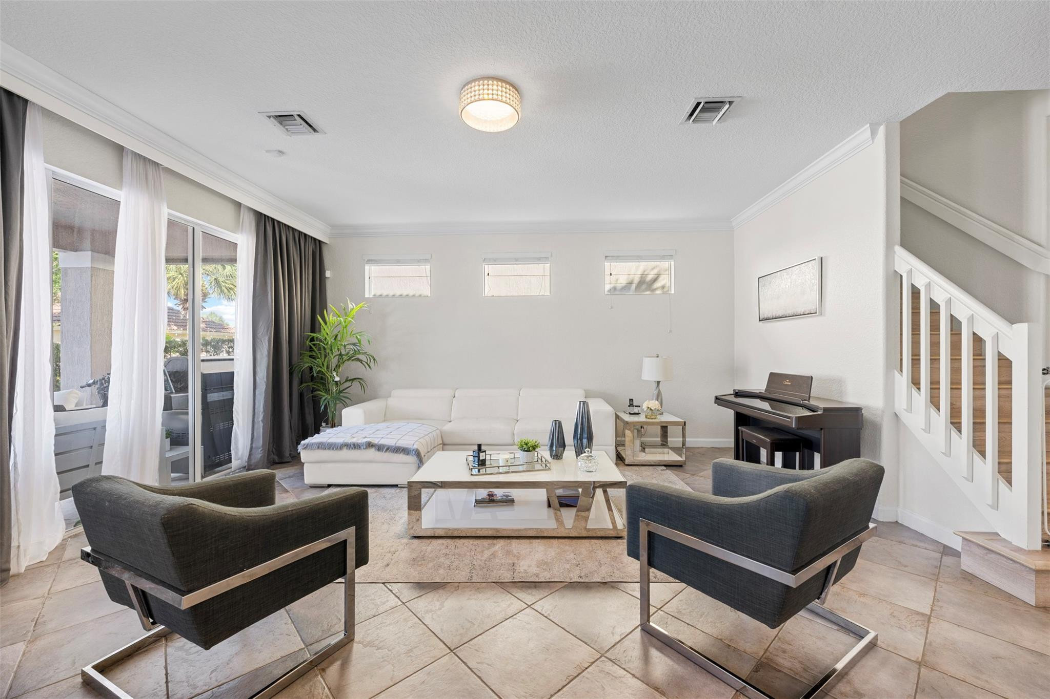 8121 Bautista Way