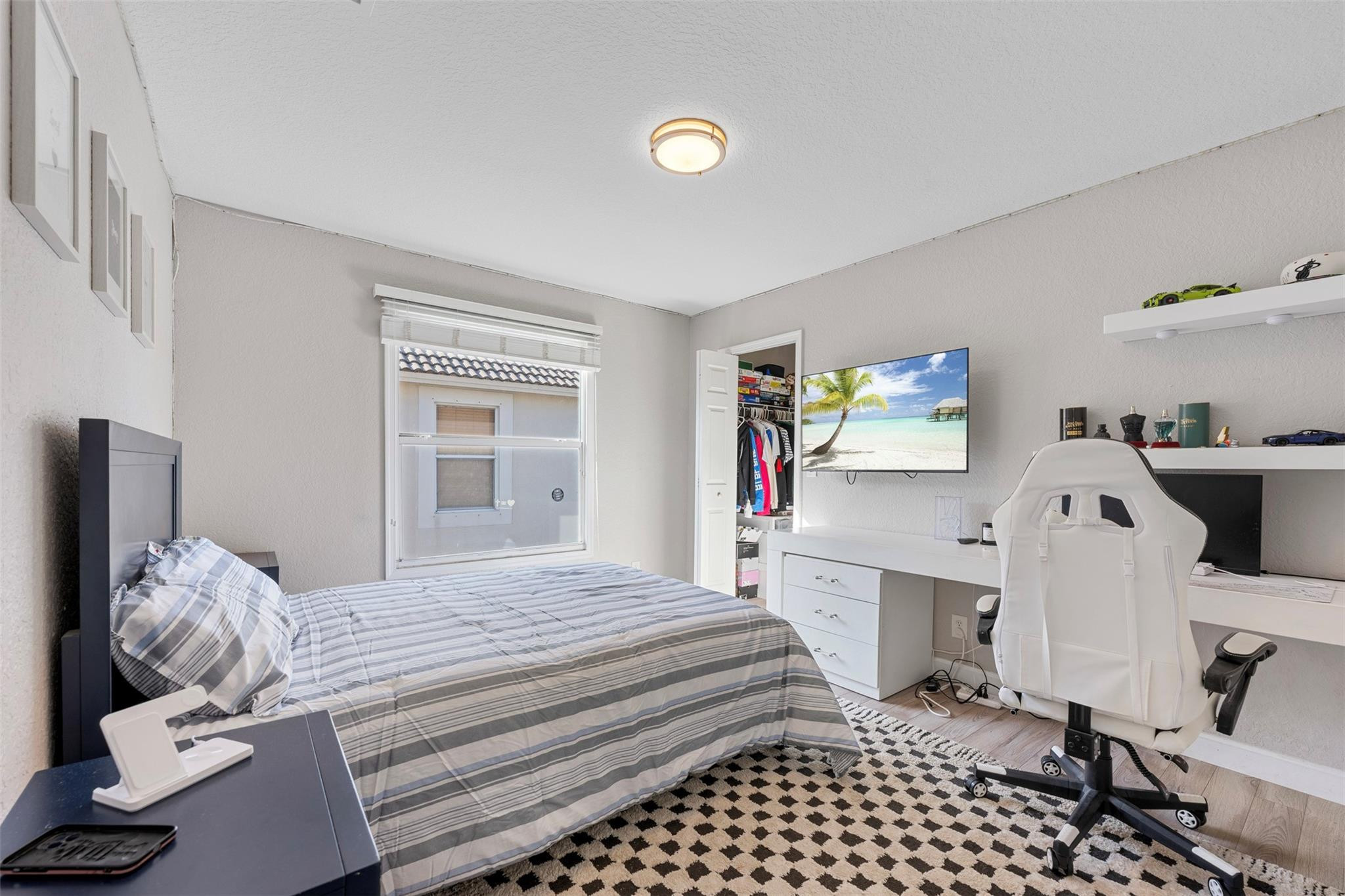 8121 Bautista Way
