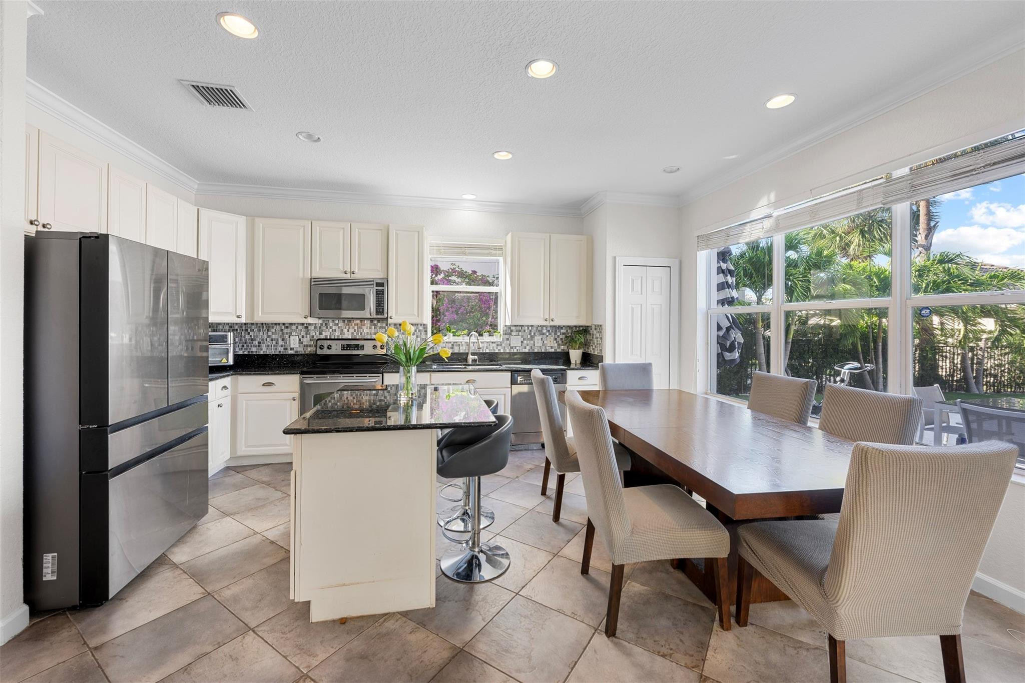 8121 Bautista Way