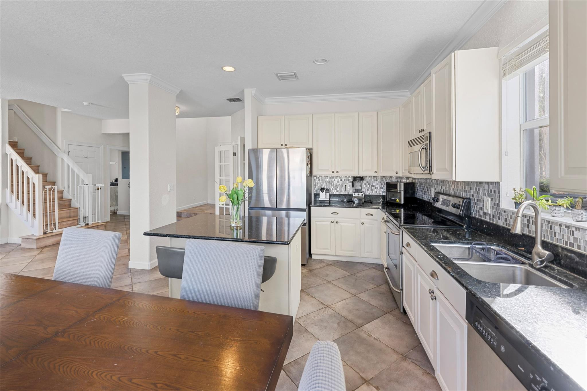 8121 Bautista Way