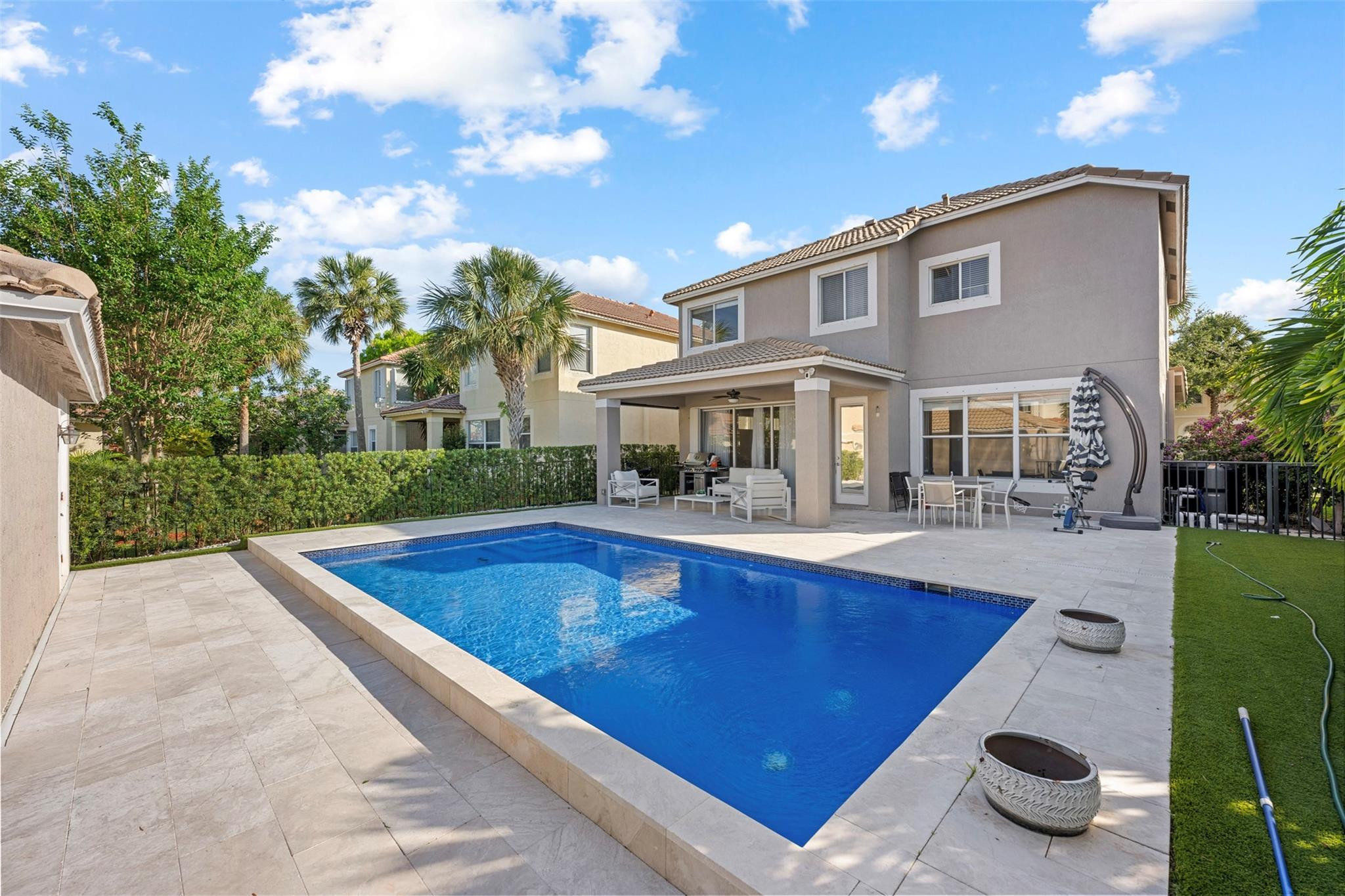 8121 Bautista Way