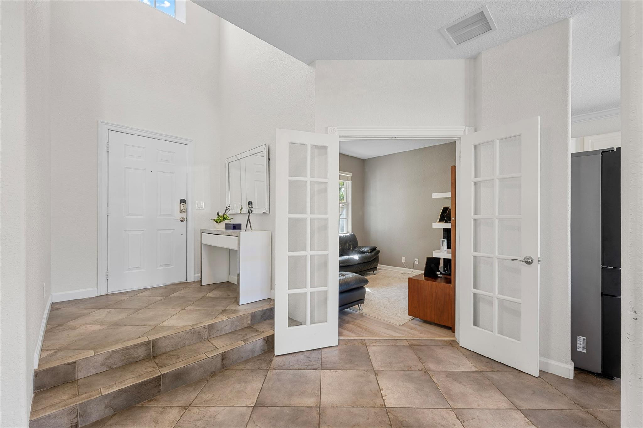 8121 Bautista Way