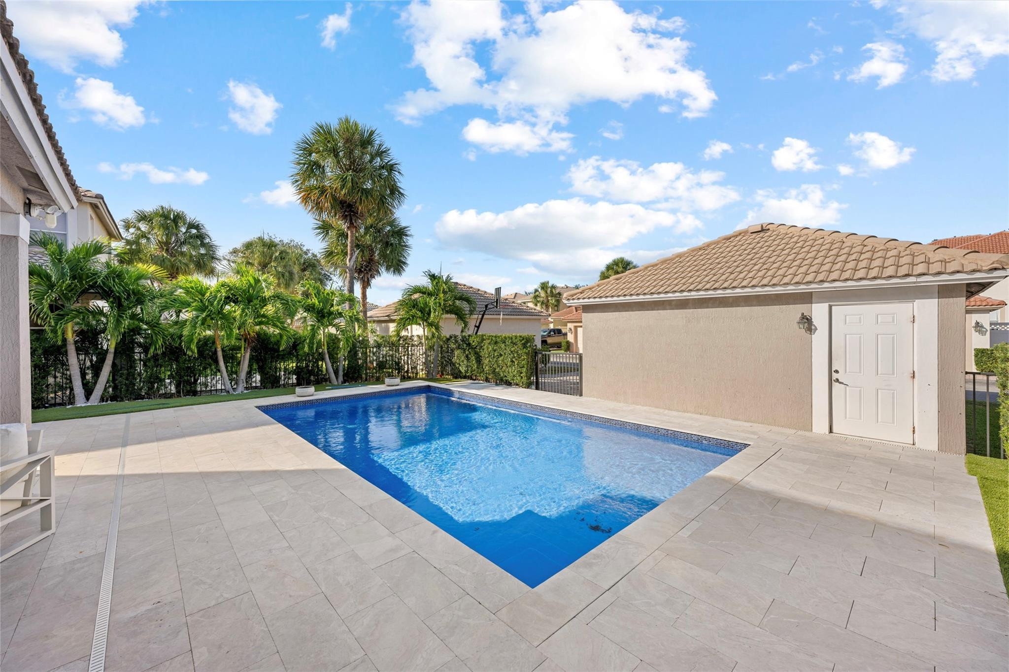 8121 Bautista Way