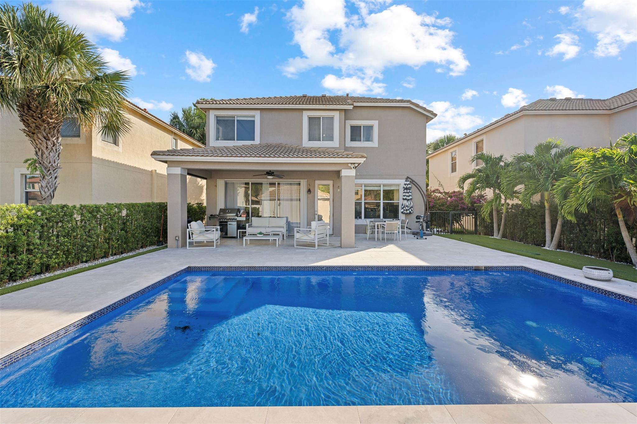 8121 Bautista Way