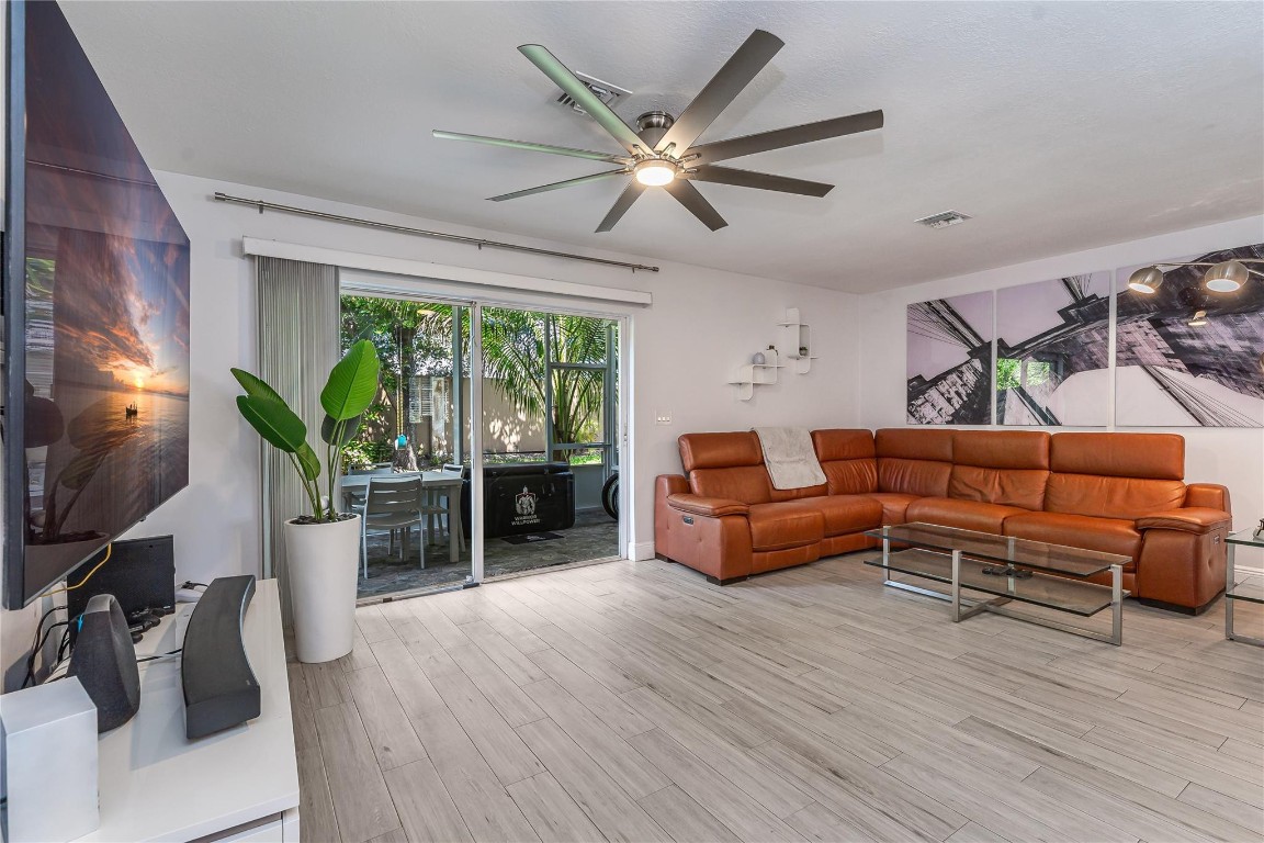 1339 SW 48th Ter 1339