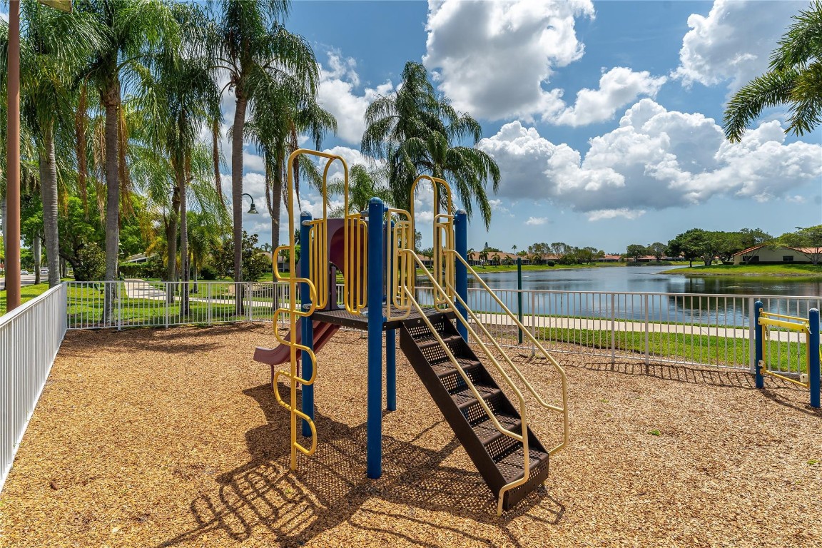 1339 SW 48th Ter 1339