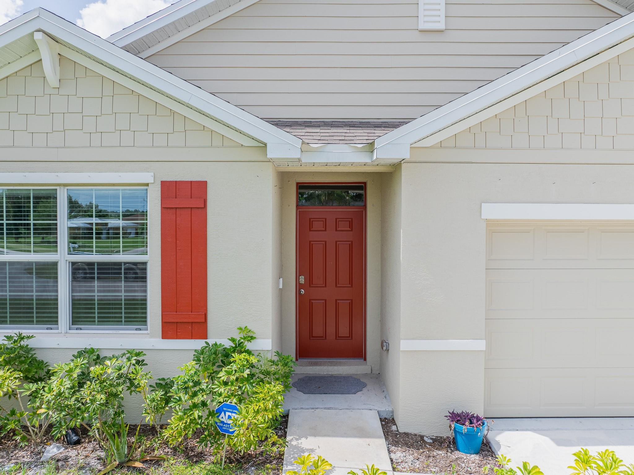 2901 SW Boxwood Circle