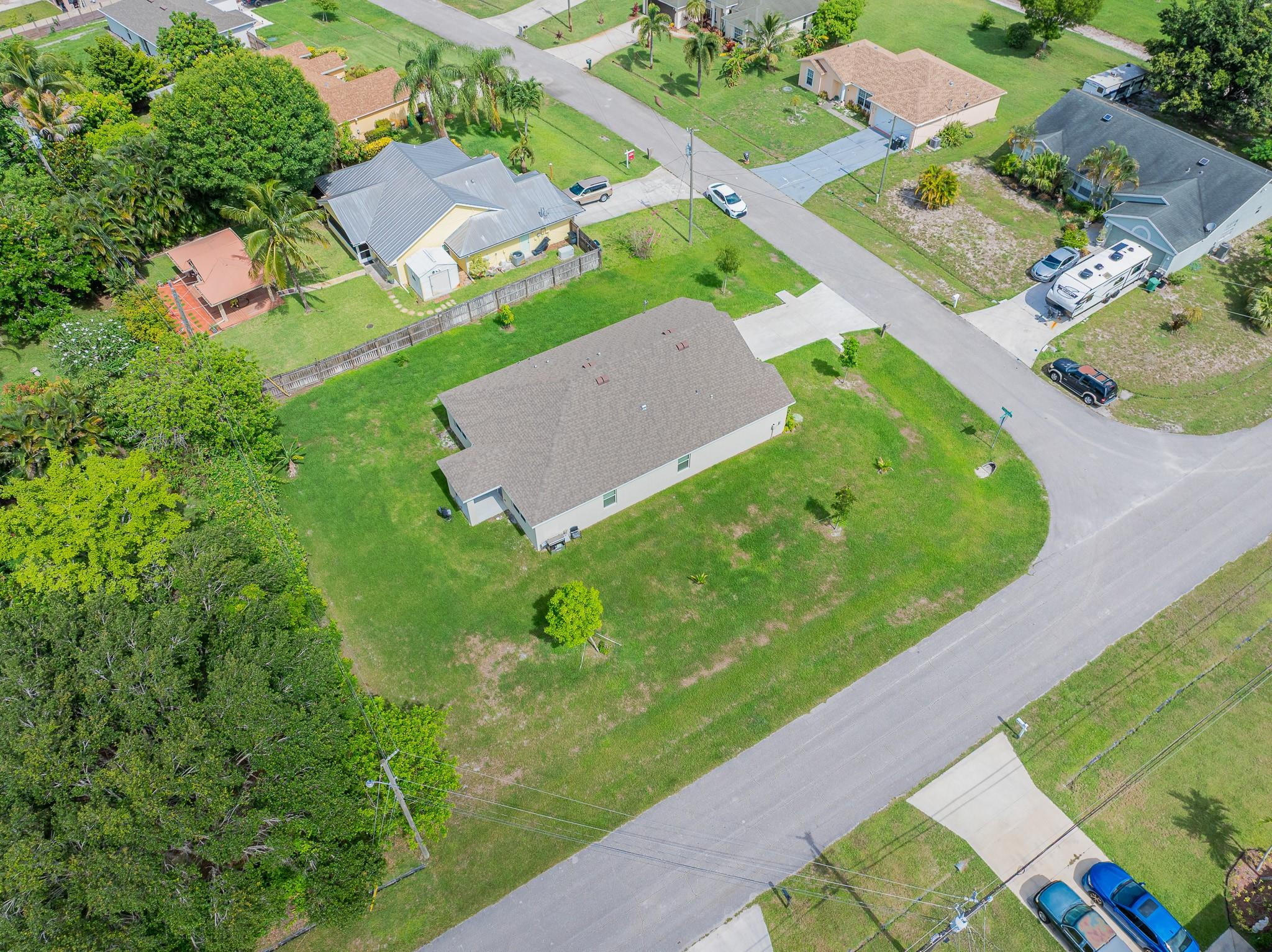 2901 SW Boxwood Circle