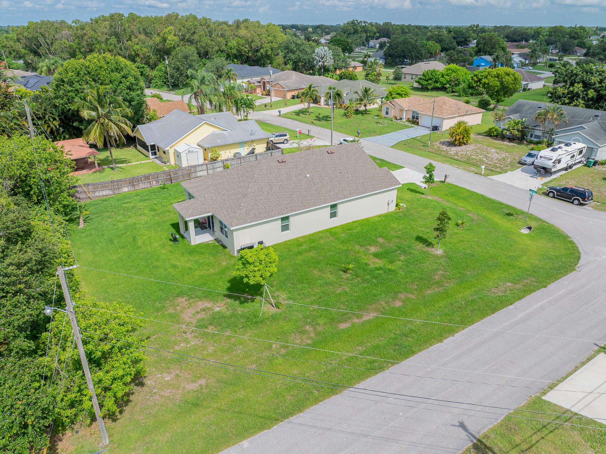 2901 SW Boxwood Circle