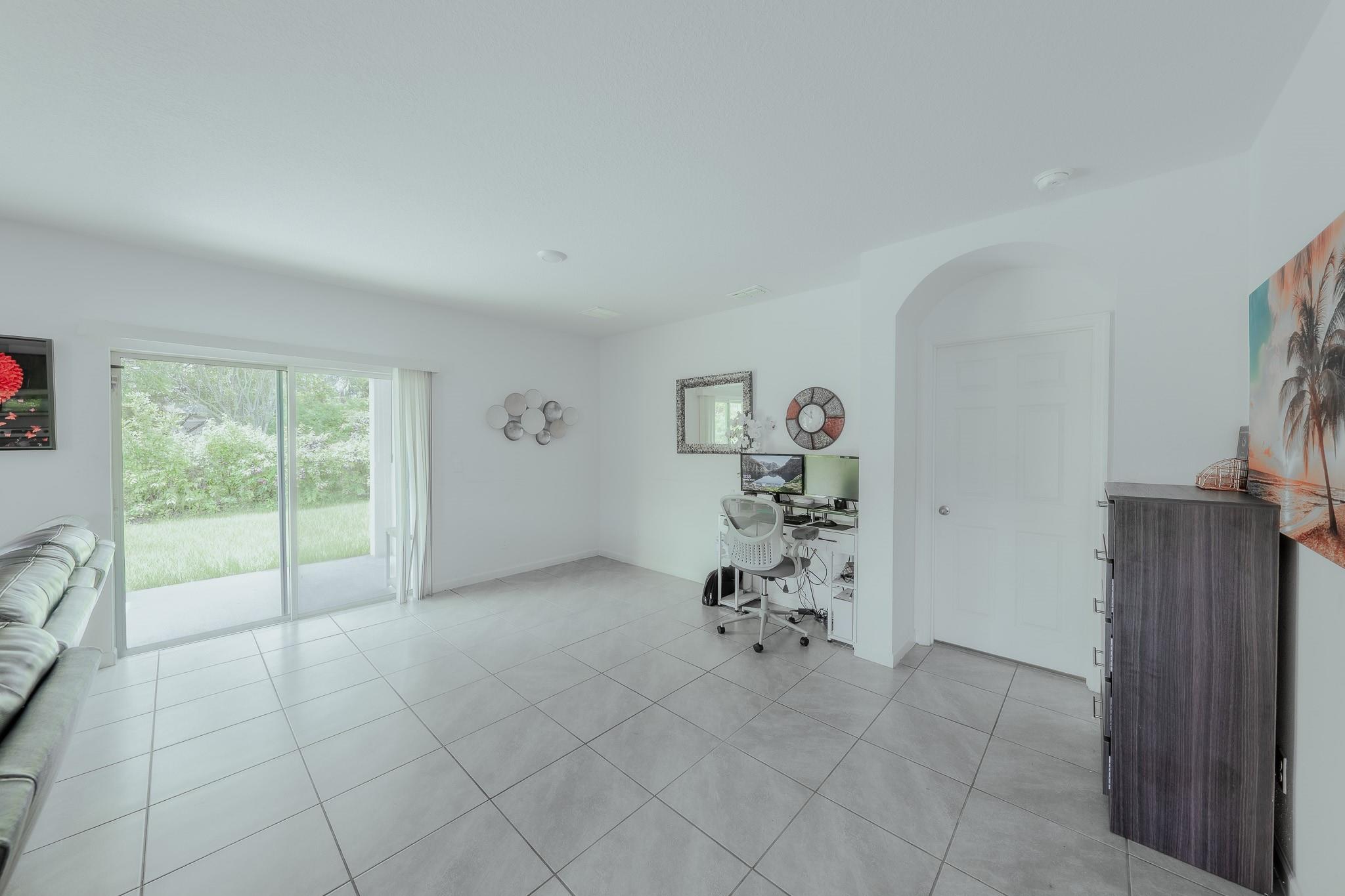 2901 SW Boxwood Circle