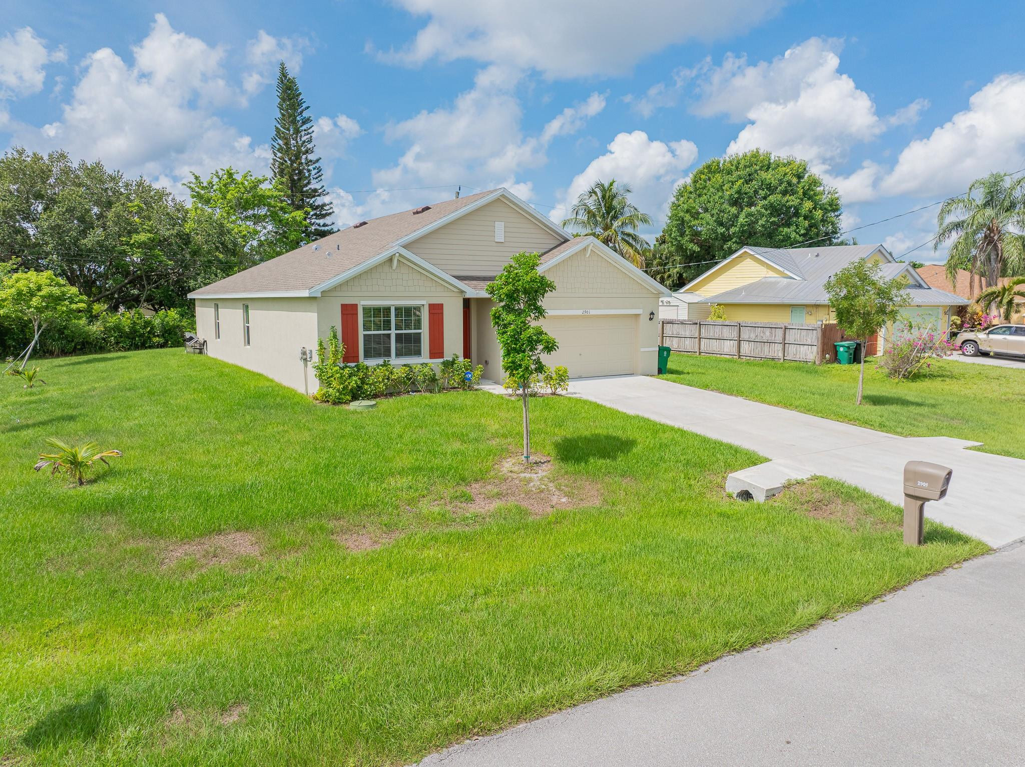 2901 SW Boxwood Circle