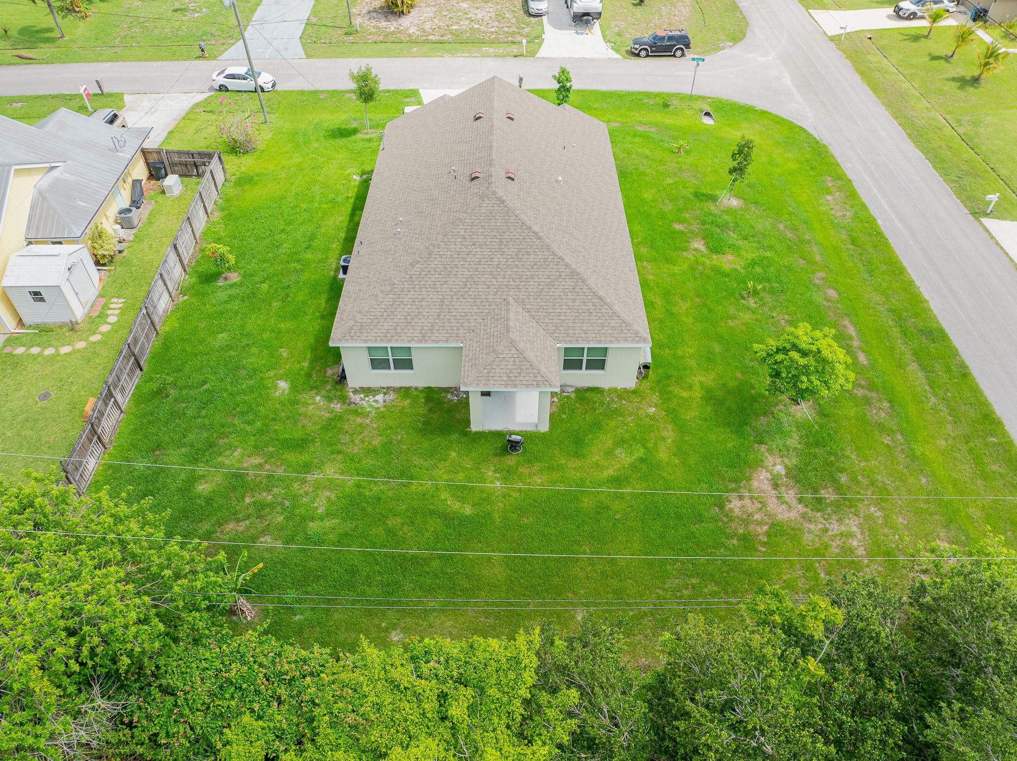 2901 SW Boxwood Circle