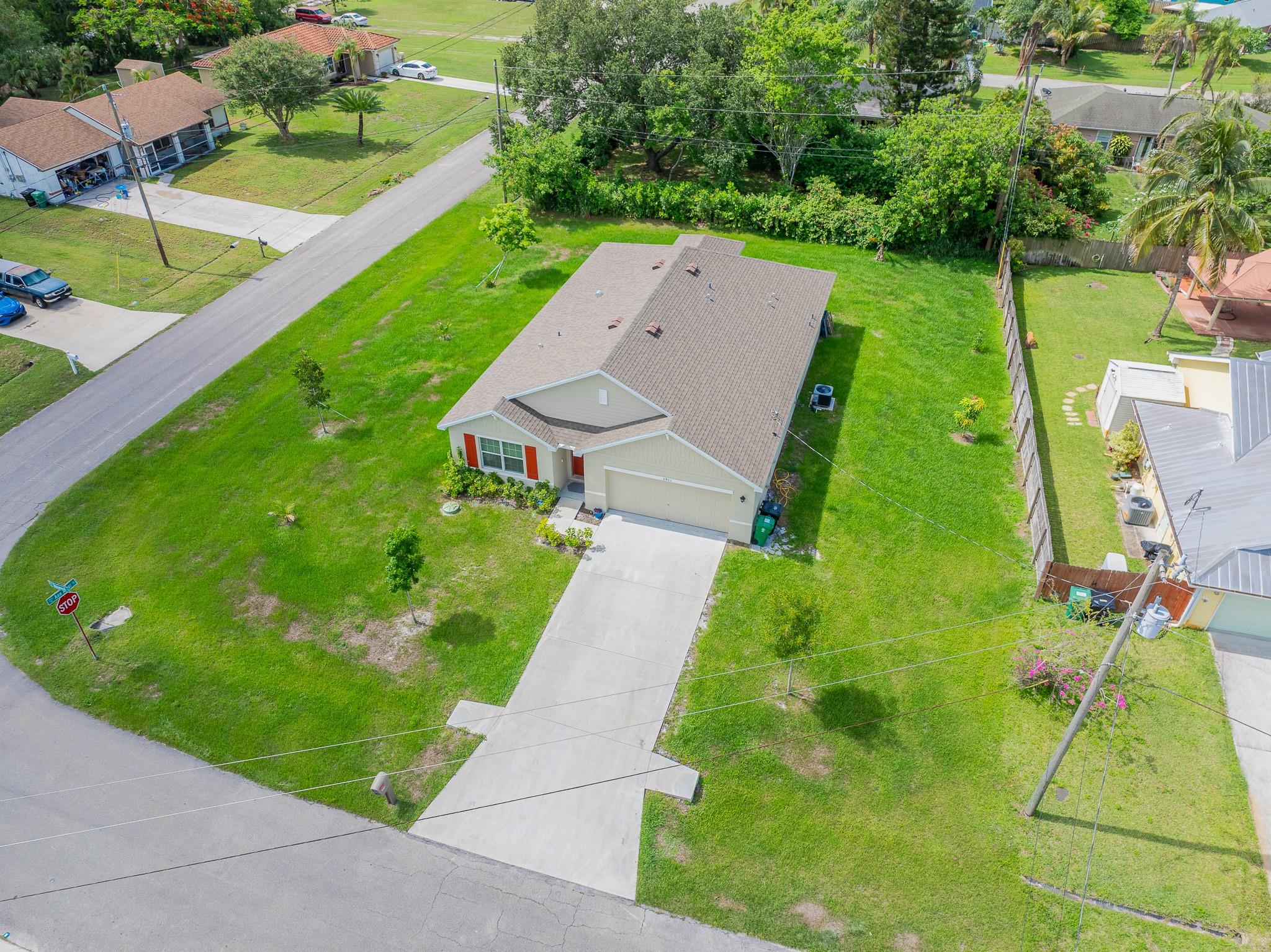 2901 SW Boxwood Circle