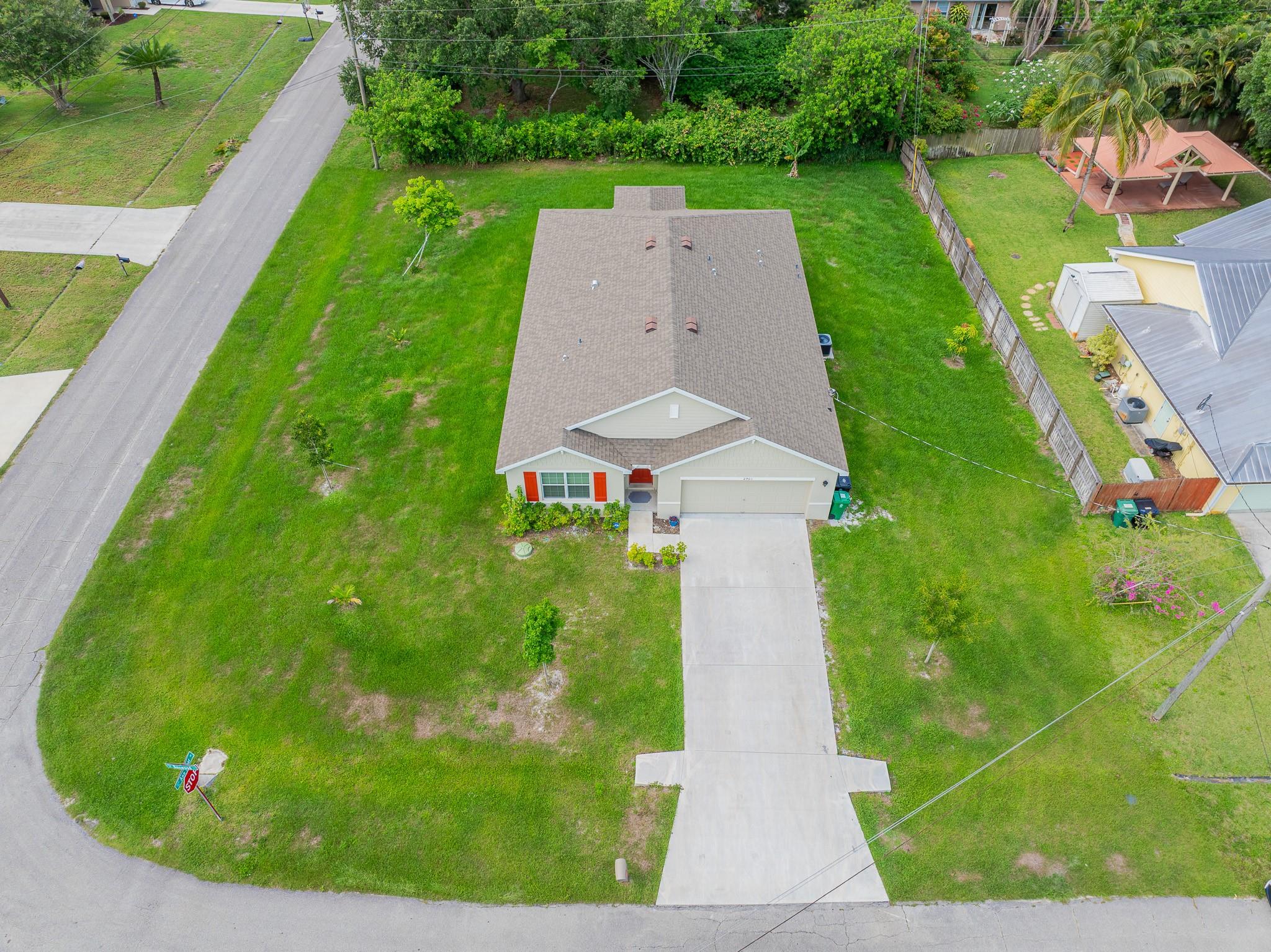 2901 SW Boxwood Circle