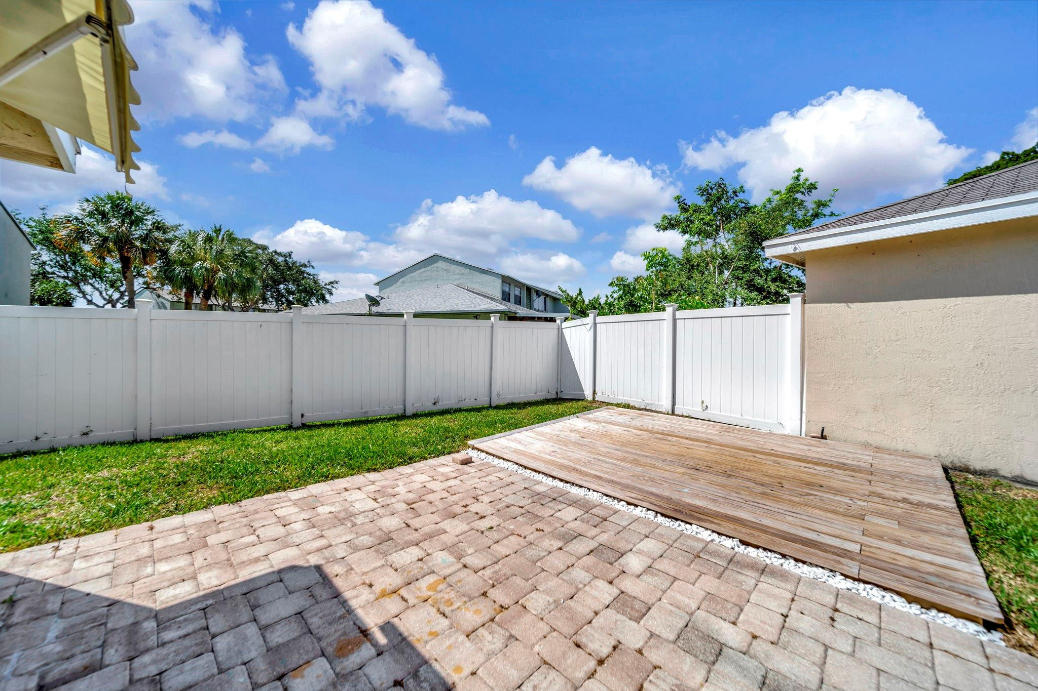 4036 Eastridge Cir