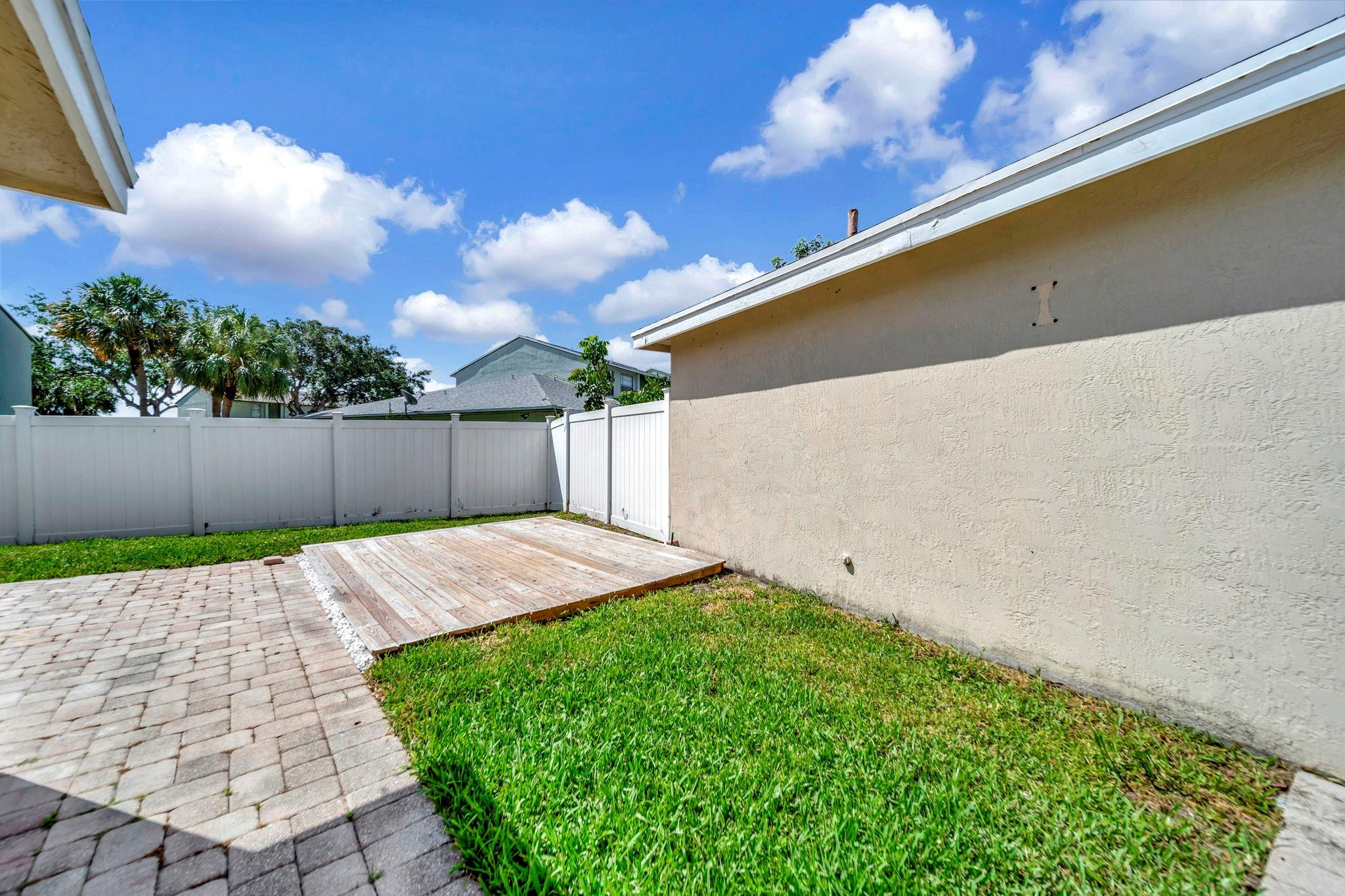 4036 Eastridge Cir