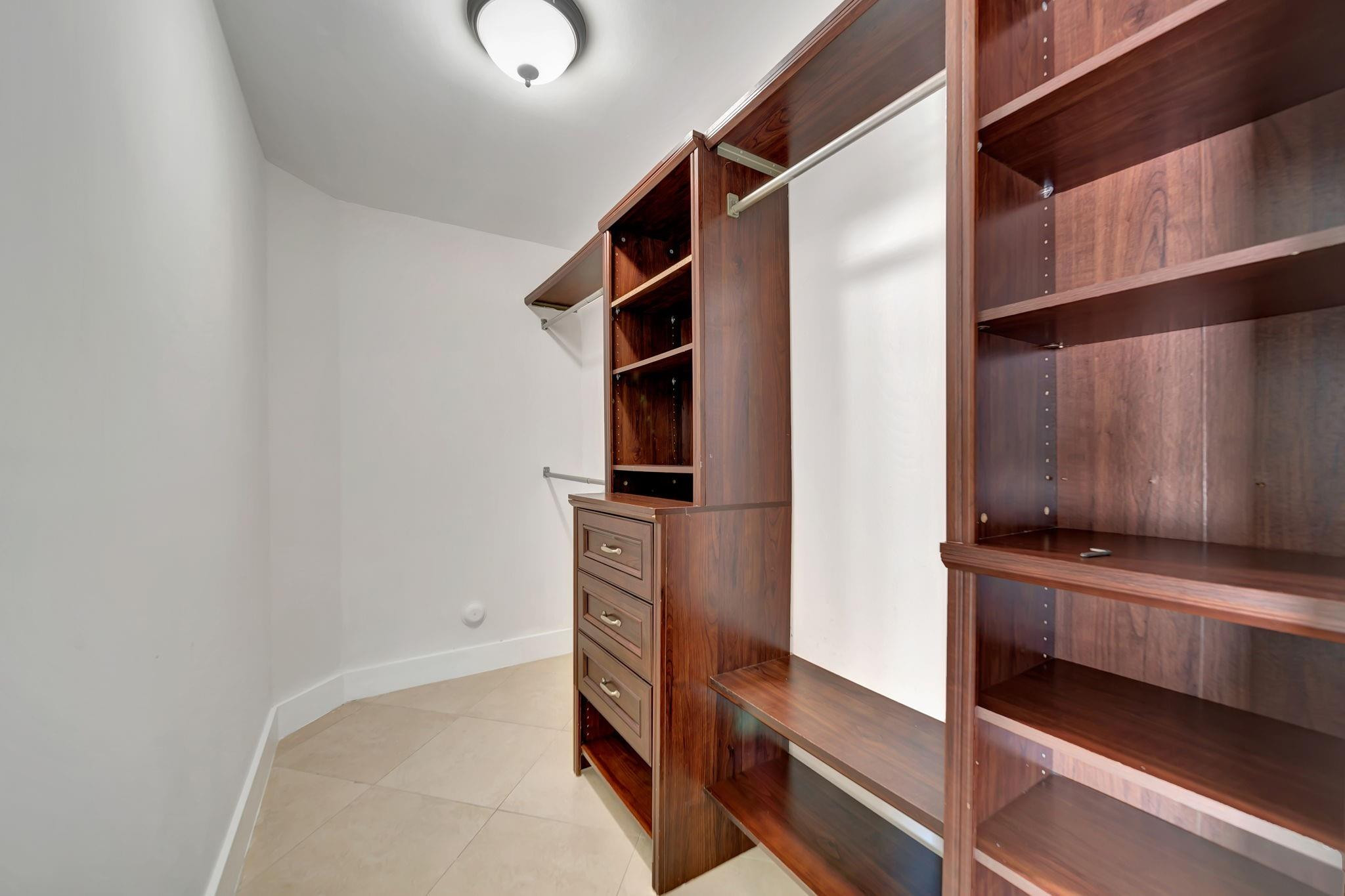 4036 Eastridge Cir