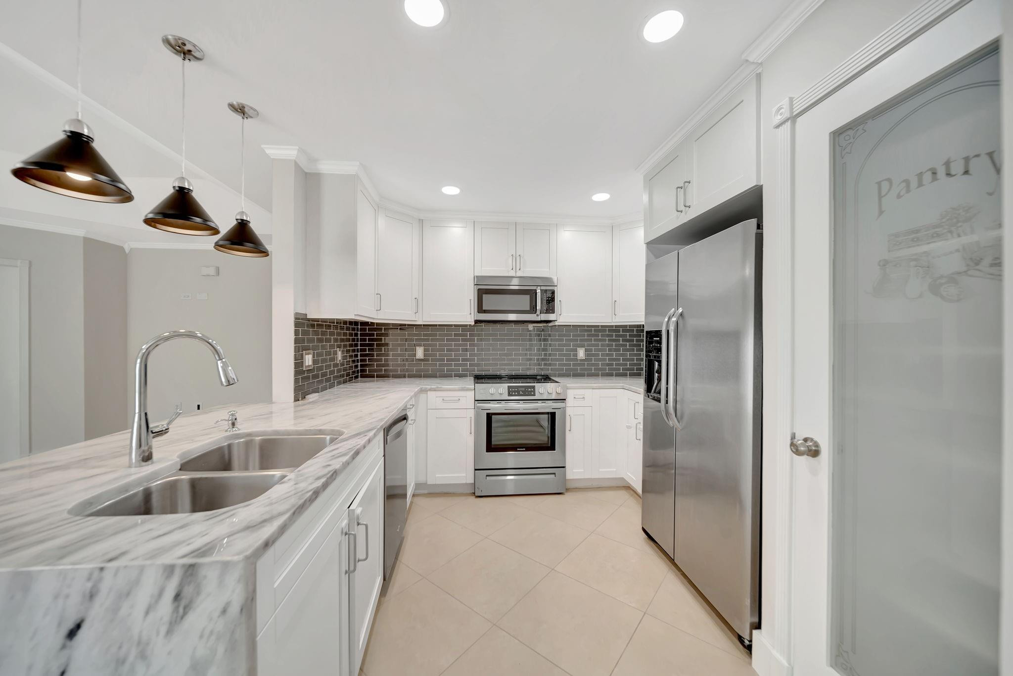 4036 Eastridge Cir