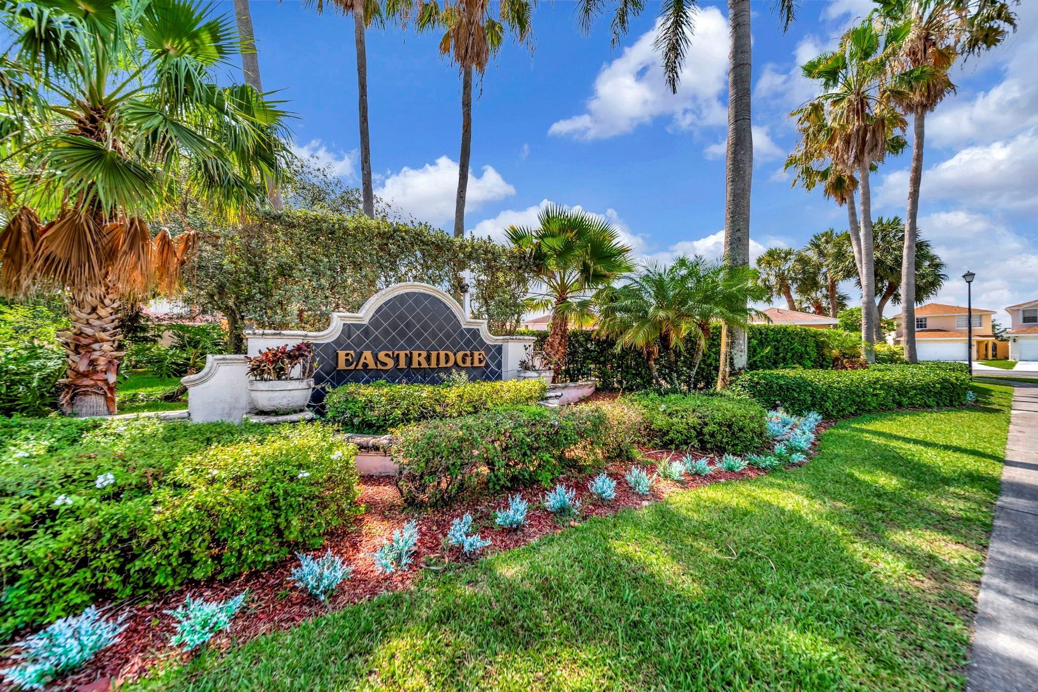 4036 Eastridge Cir
