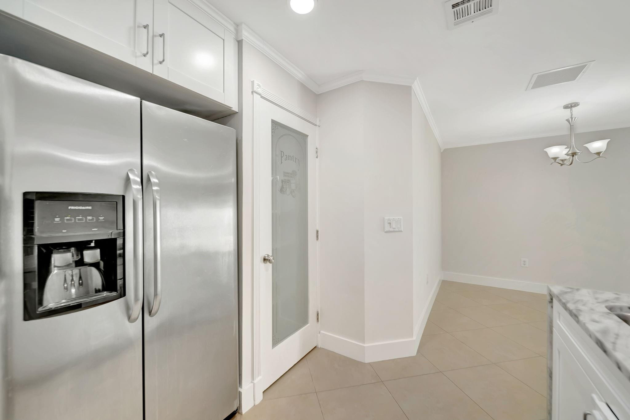 4036 Eastridge Cir