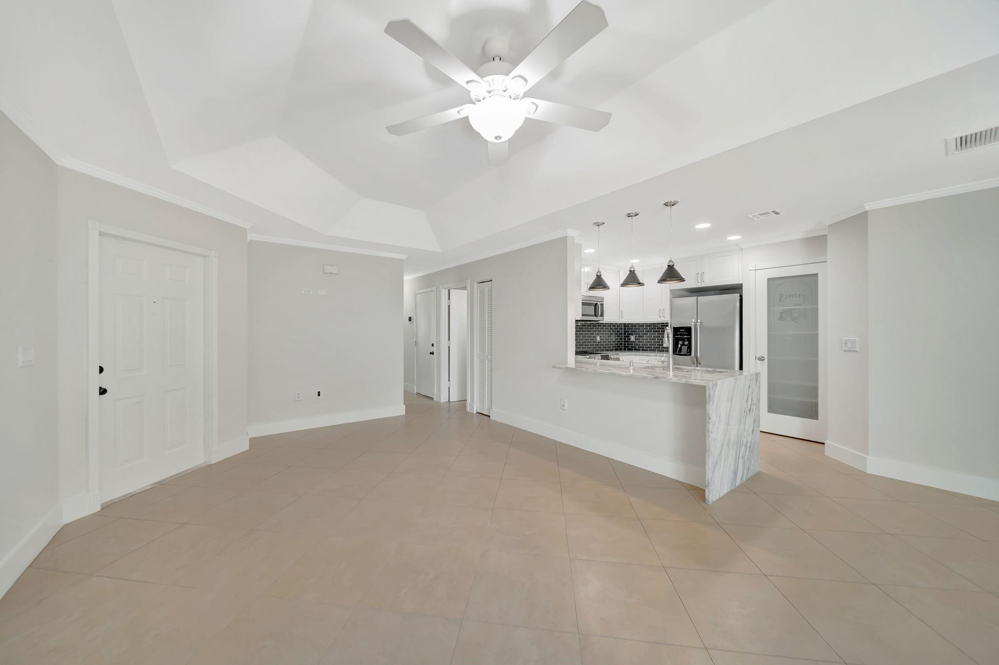 4036 Eastridge Cir
