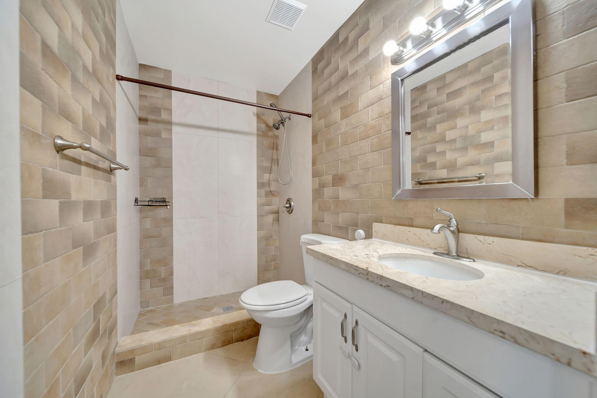 4036 Eastridge Cir