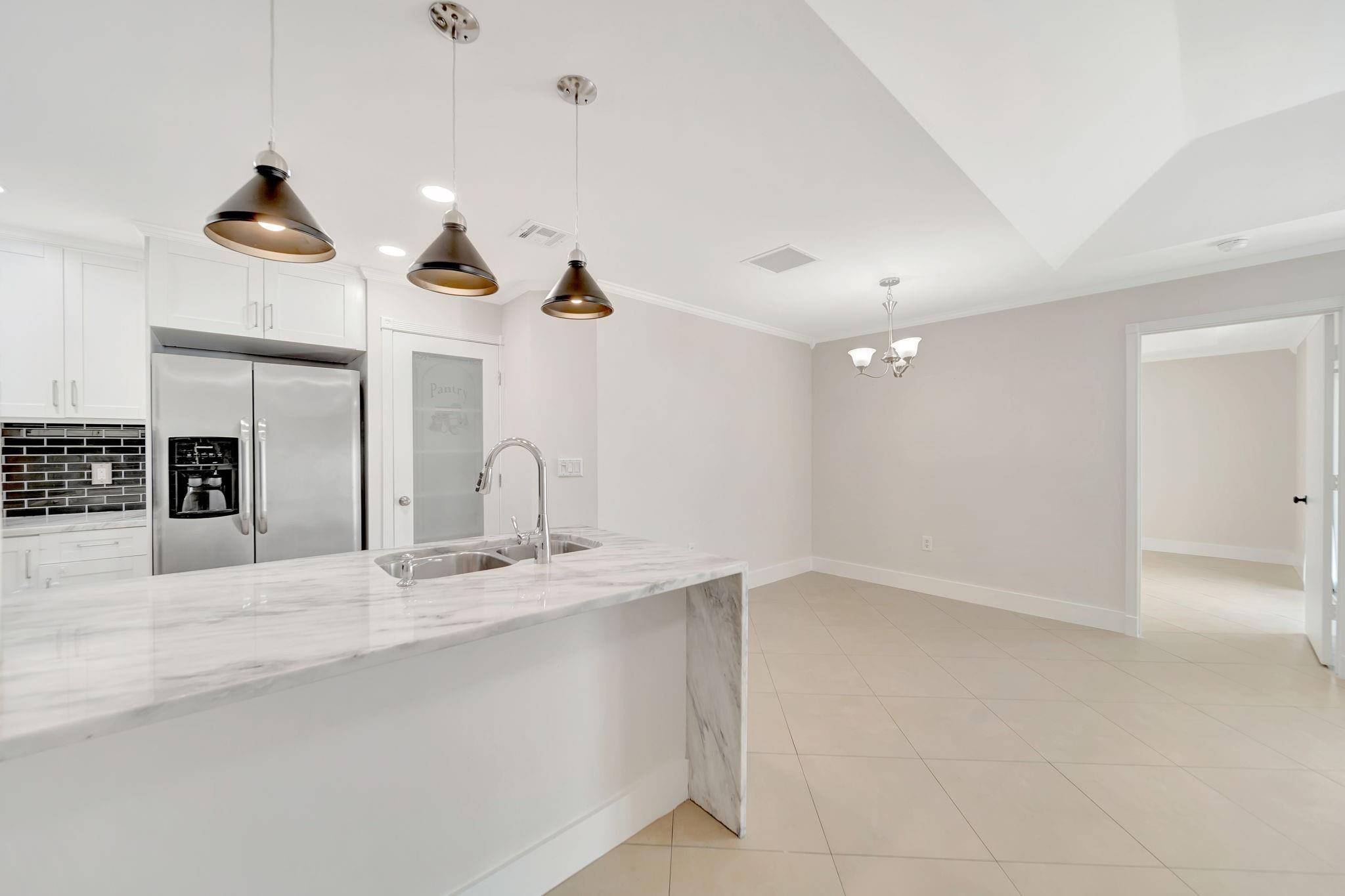 4036 Eastridge Cir