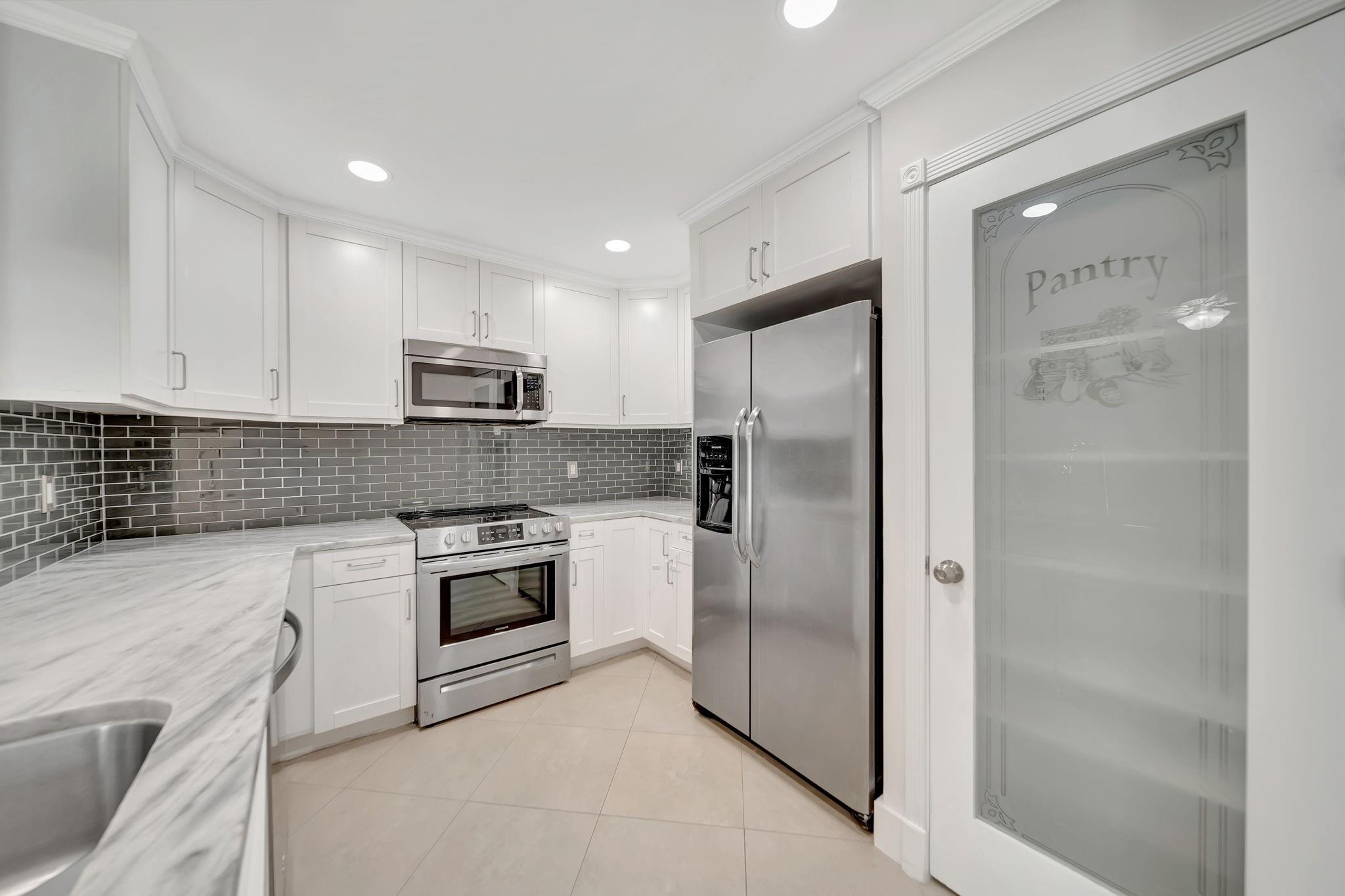 4036 Eastridge Cir