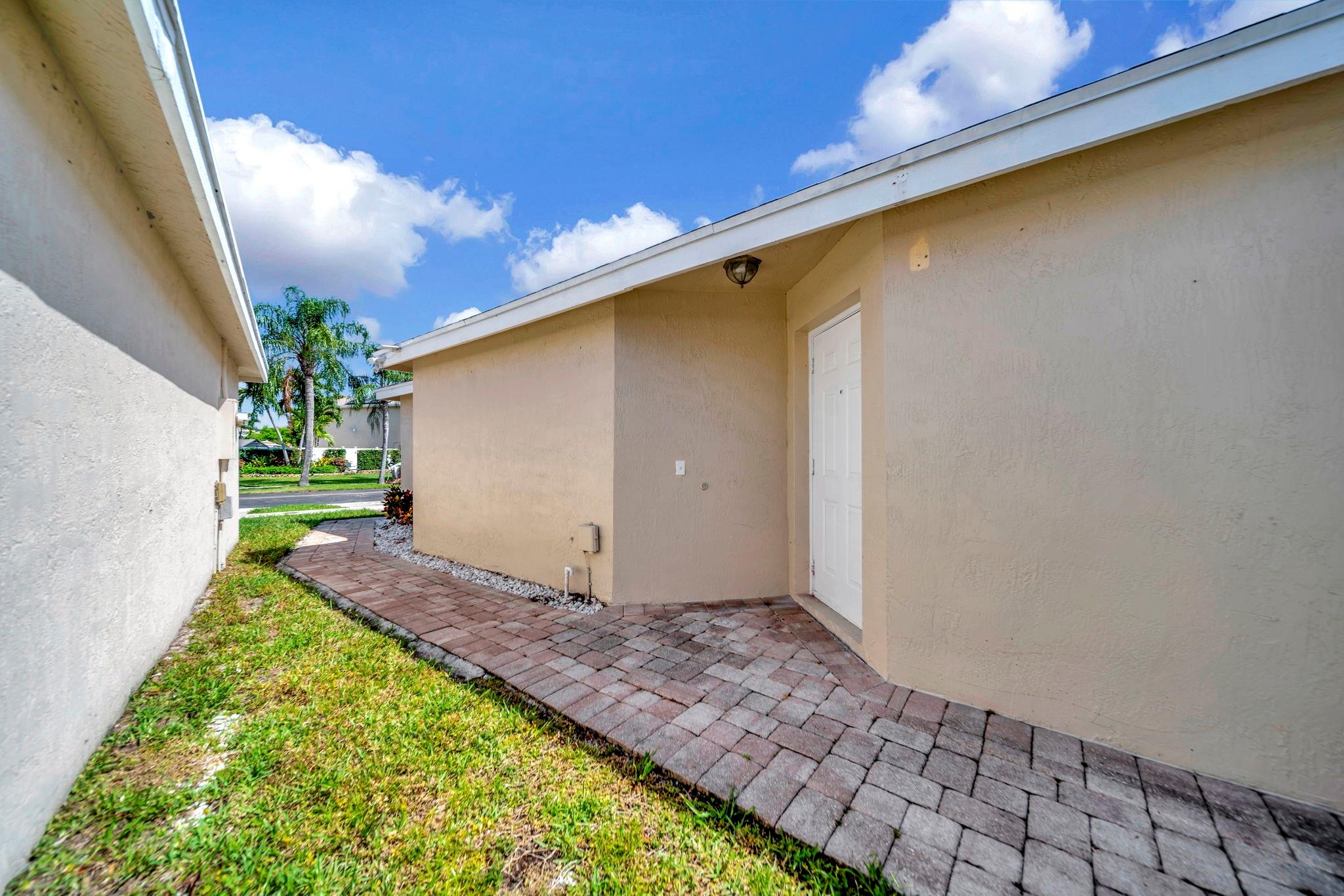 4036 Eastridge Cir