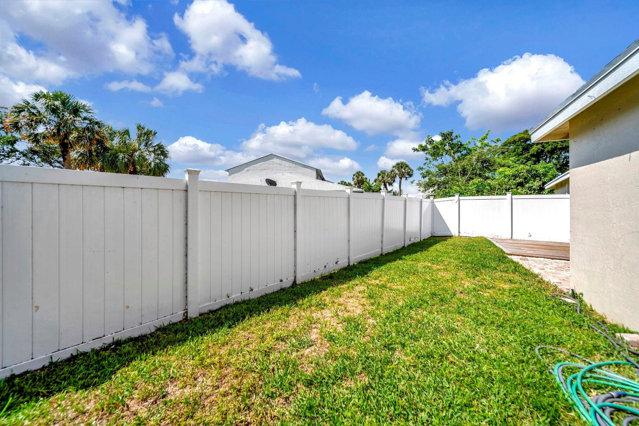 4036 Eastridge Cir