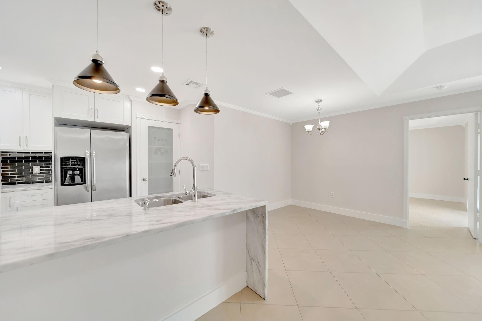 4036 Eastridge Cir