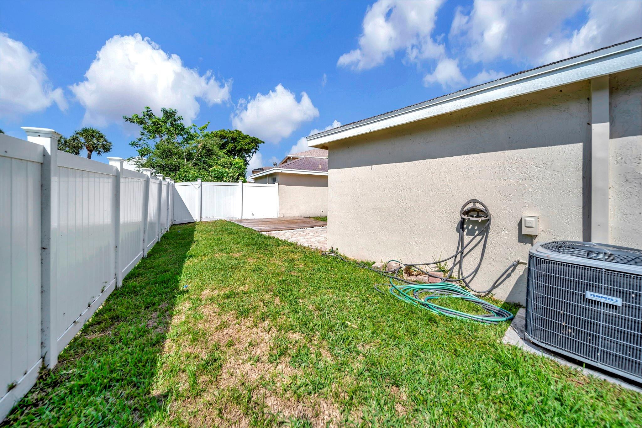 4036 Eastridge Cir