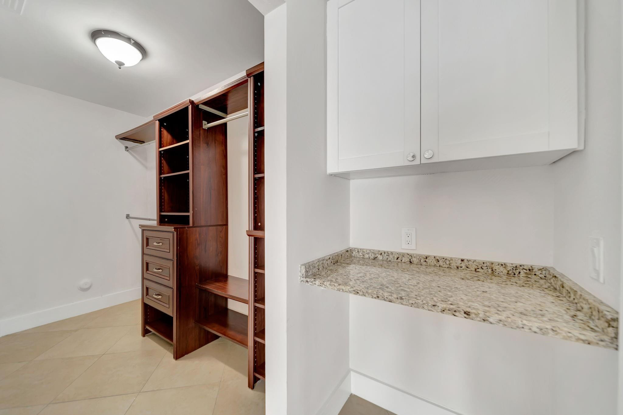 4036 Eastridge Cir