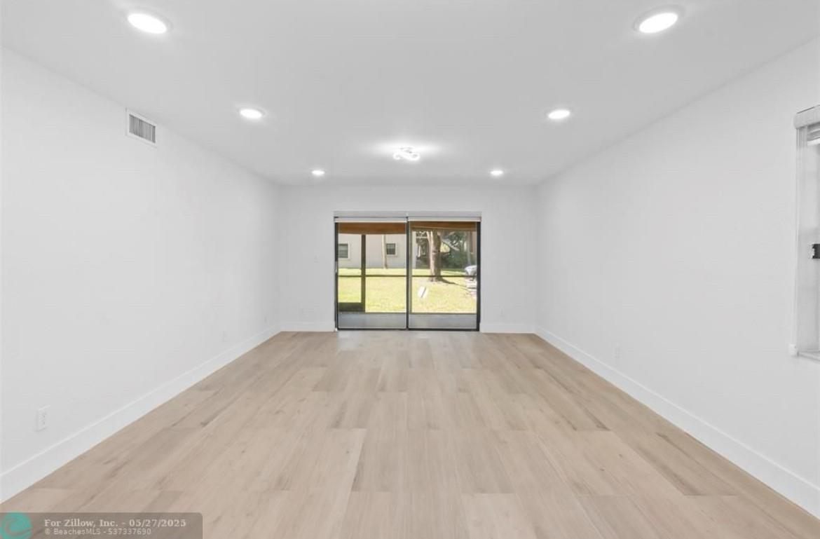 6085 N Sabal Palm Blvd 109