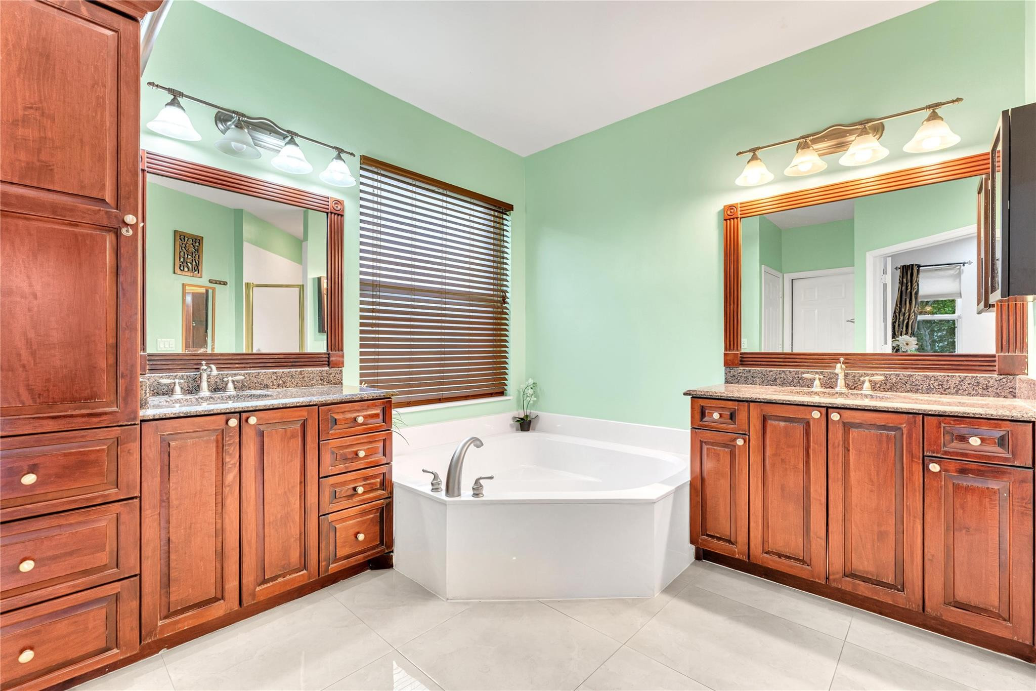 21698 Abington Ct