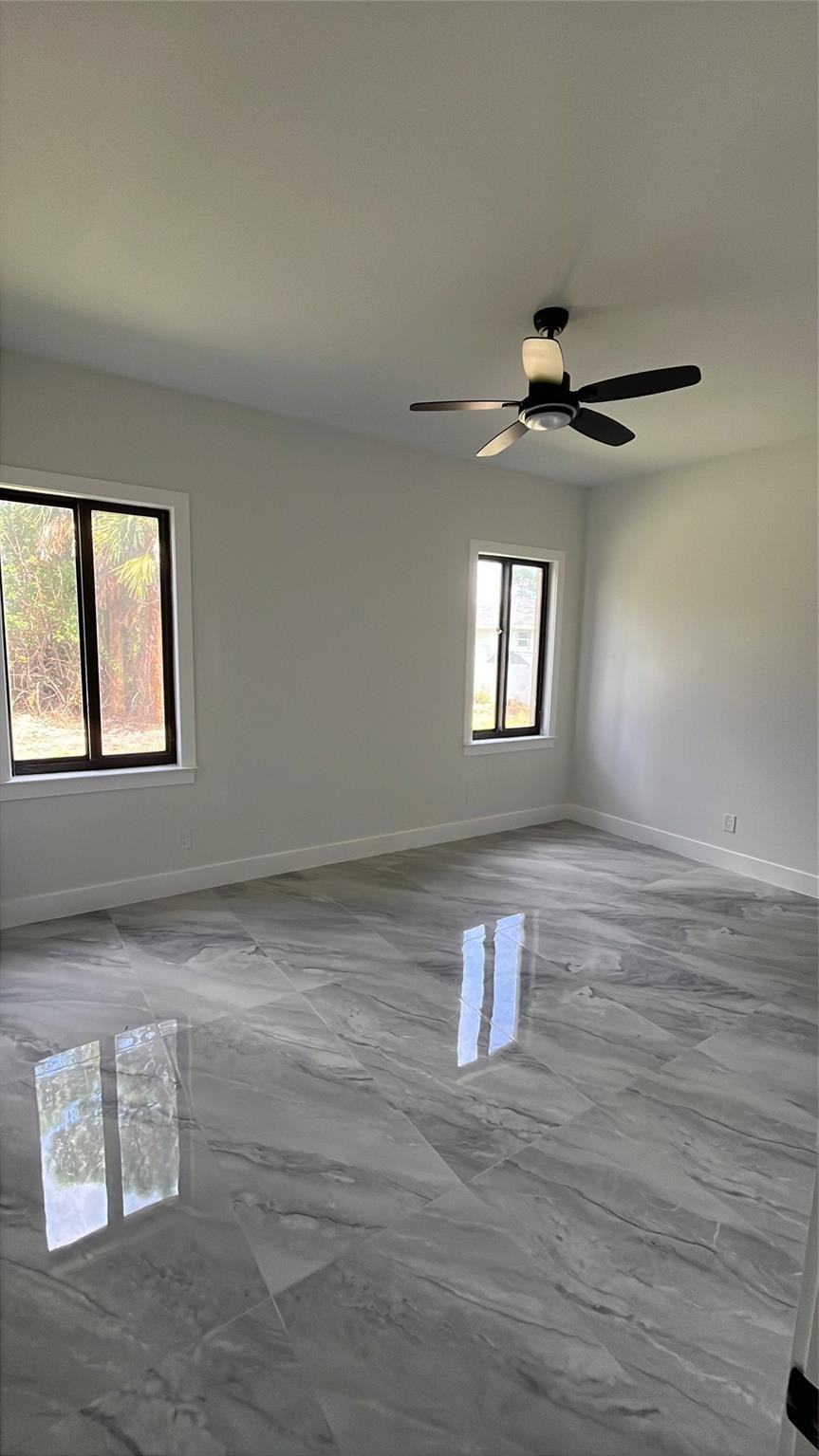 879 Sunrise Blvd