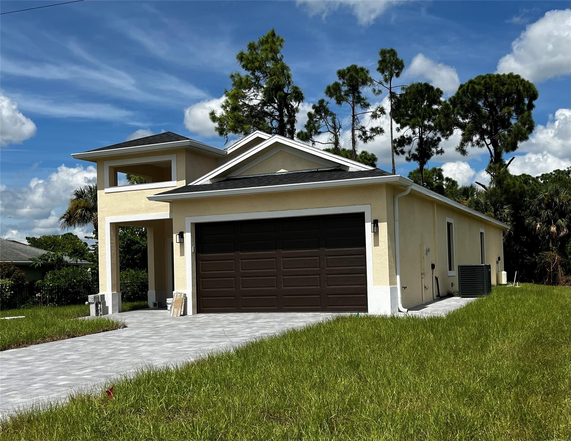 879 Sunrise Blvd