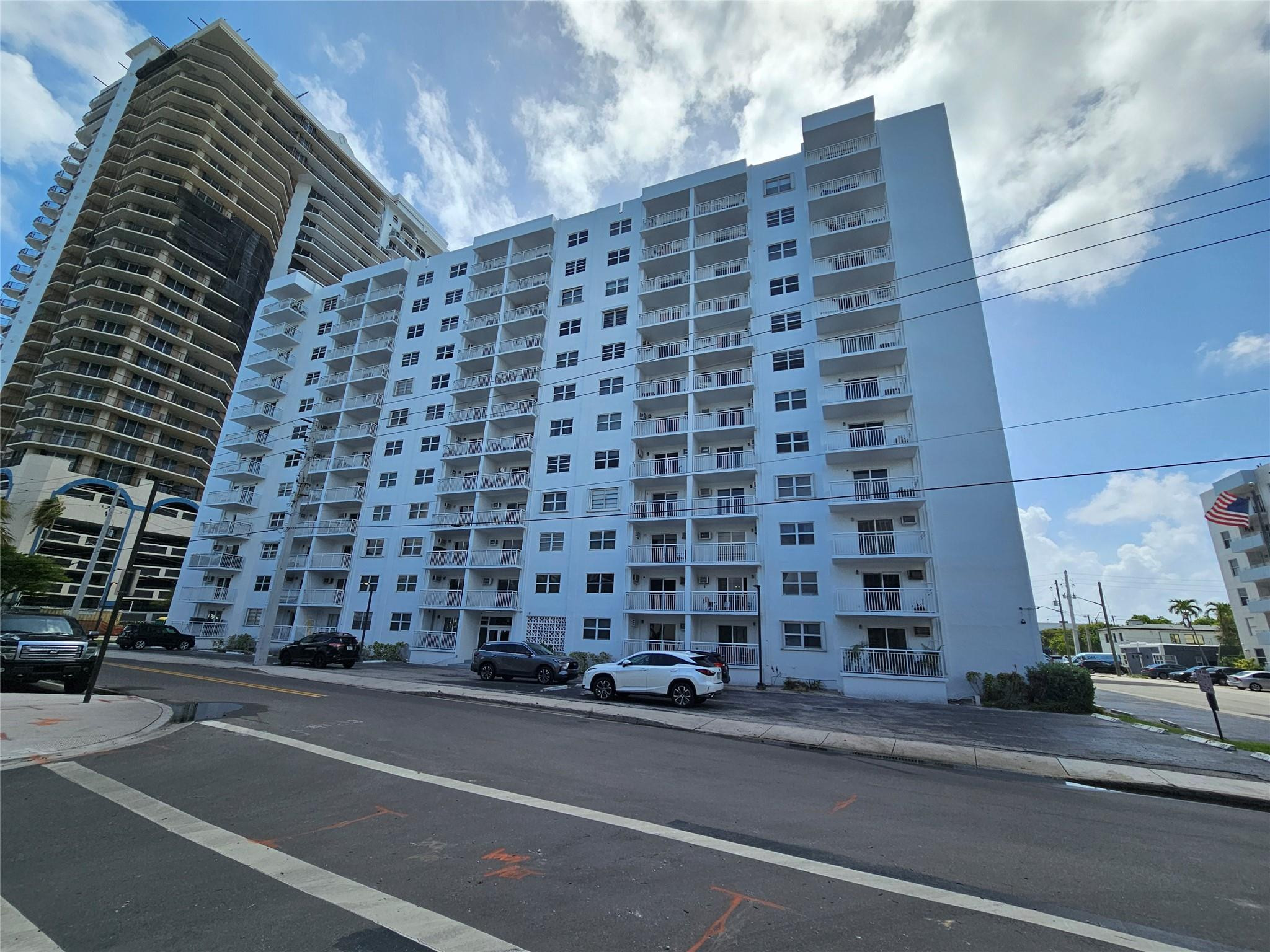 200 S Birch Rd 1210